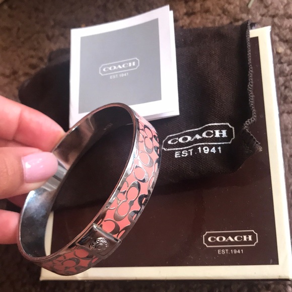 Pink salmon color coach bracelet - Picture 2 of 4